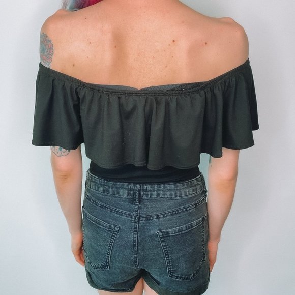 Over The Shoulder Ruffle Bodysuit - Picture 3 of 5